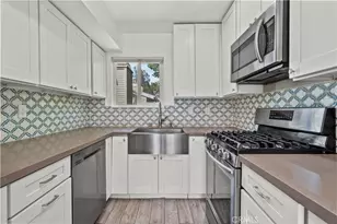 22117 Burbank, Woodland Hills, CA 91367 - Photo 16