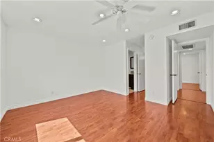 22117 Burbank, Woodland Hills, CA 91367 - Photo 34