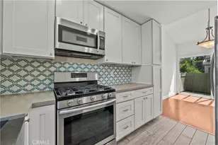 22117 Burbank, Woodland Hills, CA 91367 - Photo 18