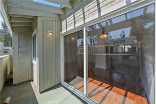 22117 Burbank, Woodland Hills, CA 91367 - Photo 20