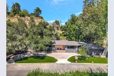 4830 Hasekian Drive, Tarzana, CA 91356 - Photo 28