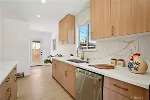 13907 13909 Wyandotte St, Van Nuys, CA 91405 - Photo 12