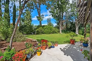 24133 Albers St, Woodland Hills, CA 91367 - Photo 2