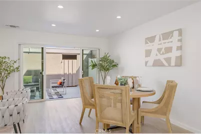 18110 Killion Street #2, Tarzana, CA 91356 - Photo 2