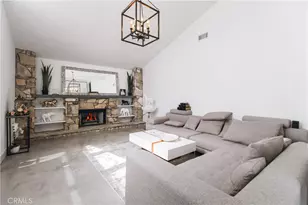 19865 Hiawatha St, Chatsworth, CA 91311 - Photo 2