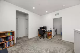 22886 Concord, Saugus, CA 91350 - Photo 16