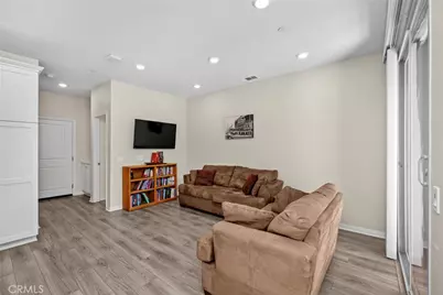22886 Concord, Saugus, CA 91350 - Photo 8