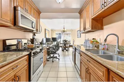 12305 Runnymede #1, North Hollywood, CA 91605 - Photo 6