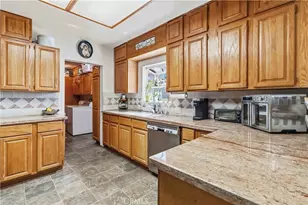 10457 Variel Ave, Chatsworth, CA 91311 - Photo 8