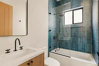 17852 Saticoy Street, Reseda, CA 91335 - Photo 24