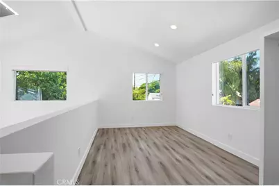 17721 Burbank, Encino, CA 91316 - Photo 42