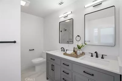 17721 Burbank, Encino, CA 91316 - Photo 22