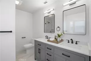 17721 Burbank, Encino, CA 91316 - Photo 22