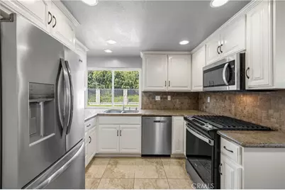 28245 Stonington, Saugus, CA 91350 - Photo 32