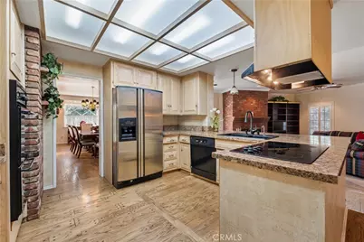 9827 Sylvia Avenue, Northridge, CA 91324 - Photo 8