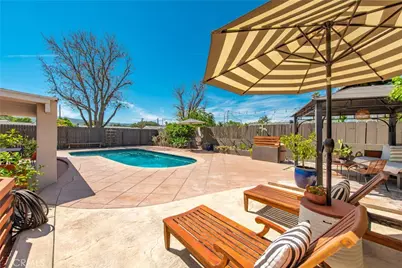 2041 Lupin Street, Simi Valley, CA 93065 - Photo 20