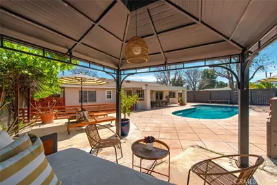 2041 Lupin Street, Simi Valley, CA 93065 - Photo 2