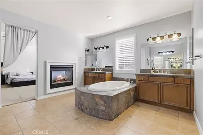 19721 Mathilde, Saugus, CA 91350 - Photo 50