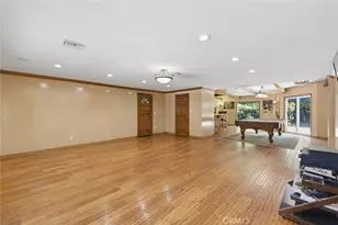 5220 Collier Pl, Woodland Hills, CA 91364 - Photo 14