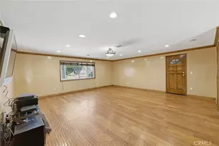 5220 Collier Pl, Woodland Hills, CA 91364 - Photo 14