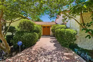 5220 Collier Pl, Woodland Hills, CA 91364 - Photo 4
