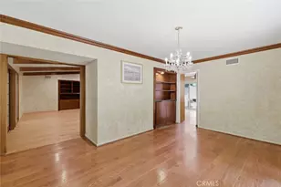 5220 Collier Pl, Woodland Hills, CA 91364 - Photo 20
