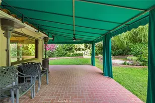 5220 Collier Pl, Woodland Hills, CA 91364 - Photo 38