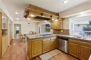 5220 Collier Pl, Woodland Hills, CA 91364 - Photo 42