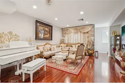 13225 Victory Boulevard, Los Angeles, CA 91401 - Photo 6