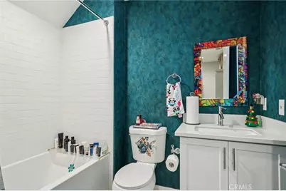 13225 Victory Boulevard, Los Angeles, CA 91401 - Photo 18