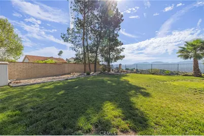 20426 Ermine, Canyon Country, CA 91351 - Photo 6