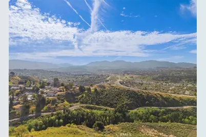 20426 Ermine, Canyon Country, CA 91351 - Photo 2