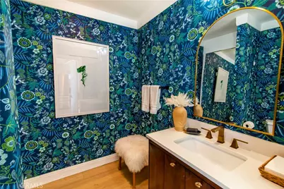 10816 Calvert, North Hollywood, CA 91606 - Photo 6