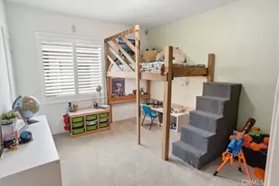 23325 Cuestport Dr, Valencia, CA 91354 - Photo 20