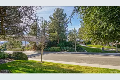 23325 Cuestport Drive, Valencia, CA 91354 - Photo 34