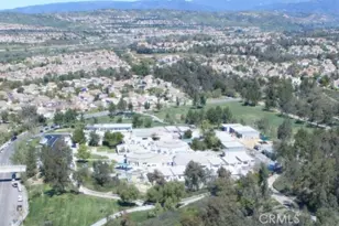 23325 Cuestport Dr, Valencia, CA 91354 - Photo 34