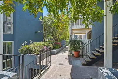 17711 Margate Street #103, Encino, CA 91316 - Photo 4