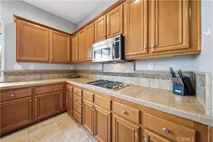 28653 Crown Heights Ct, Canyon Country, CA 91387 - Photo 12