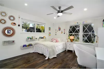 19029 Sprague Street, Tarzana, CA 91356 - Photo 22