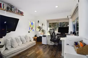 19029 Sprague St, Tarzana, CA 91356 - Photo 16