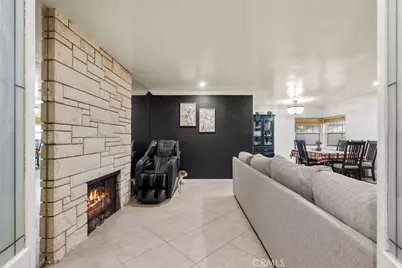 9253 Hayvenhurst Avenue, North Hills, CA 91343 - Photo 4