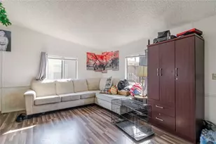 7560 Woodman Pl, Van Nuys, CA 91405 - Photo 4