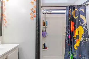 7560 Woodman Pl, Van Nuys, CA 91405 - Photo 14