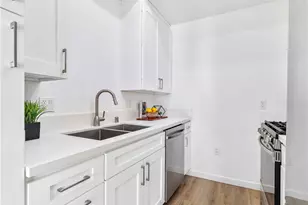 7320 Balboa Blvd, Lake Balboa, CA 91406 - Photo 16