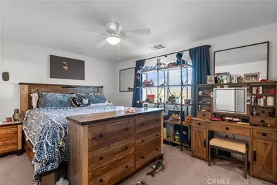 26142 Gravett Place, Saugus, CA 91350 - Photo 14