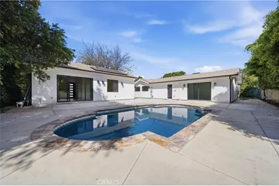 8542 De Celis Pl, North Hills, CA 91343 - Photo 6