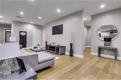 11645 Woodbridge Street, Studio City, CA 91604 - Photo 22