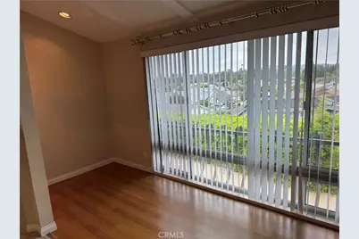 12830 Burbank, Valley Village, CA 91607 - Photo 4