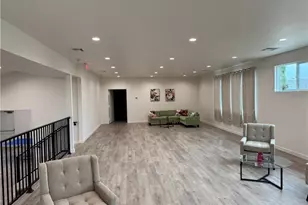 12830 Burbank, Valley Village, CA 91607 - Photo 22