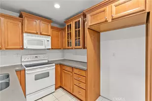 25019 Peachland Ave, Newhall, CA 91321 - Photo 6